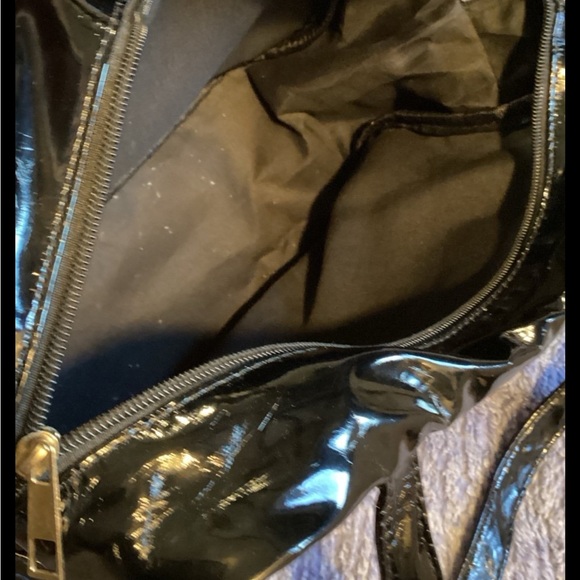 2 Hello Kitty purses - Picture 4 of 11